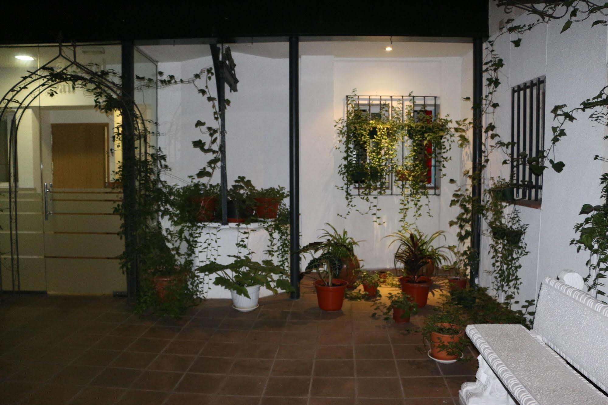 Hostal San Blas Madri Exterior foto